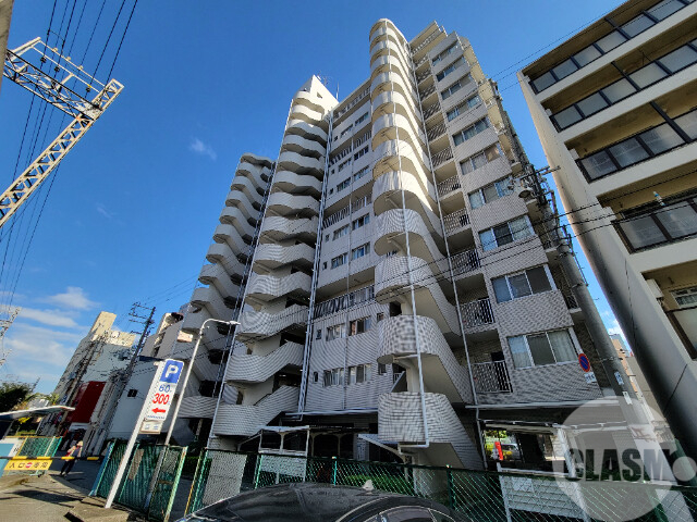 【堺市堺区住吉橋町のマンションの建物外観】