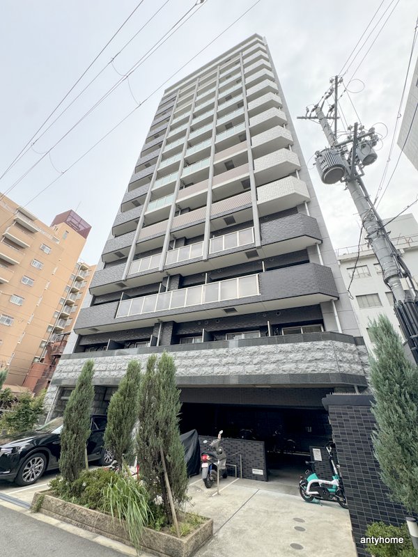 【プレサンス野田阪神駅前ザ・プレミアムの建物外観】