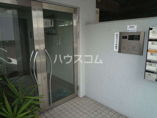 【名古屋市中村区畑江通のマンションのエントランス】