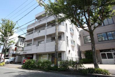 建物外観　アクセス良好ですよ。