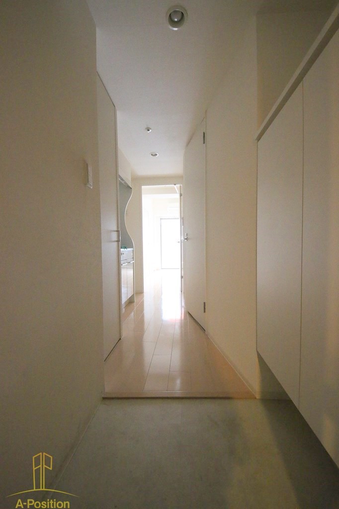 玄関　SERENiTE本町エコート