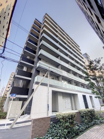 【横浜市西区中央のマンションの建物外観】