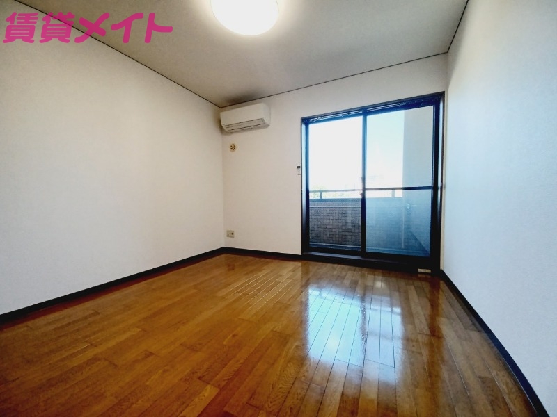 居室・リビング　居室・リビング同型参考写真