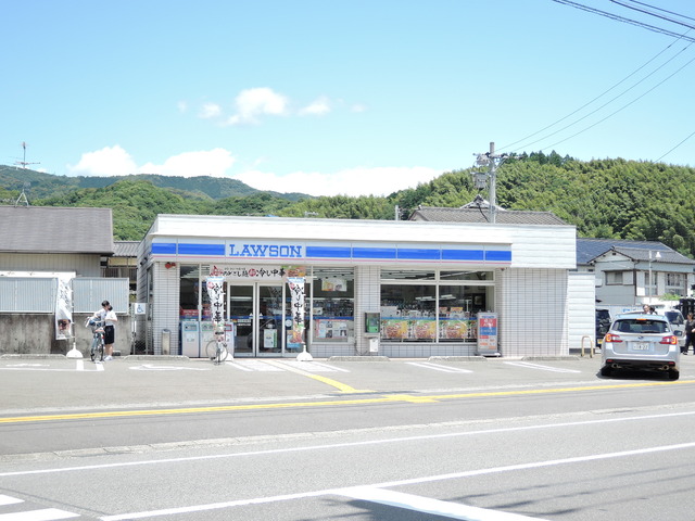 コンビニ　ローソン高知中久万店（コンビニ）まで345m