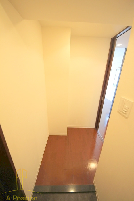 玄関　エコロジー立売堀レジデンス