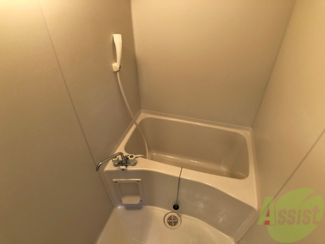 バス・シャワールーム　バスルームはこちらです。広々としてゆったり休めます