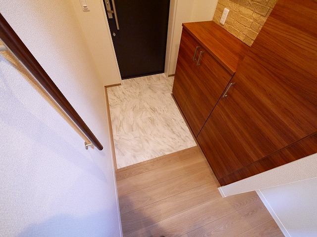 玄関　明るい玄関です