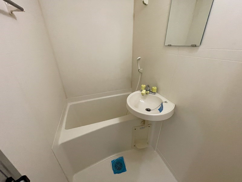 バス・シャワールーム　清潔感のあるお風呂で一日の疲れを癒しましょう。