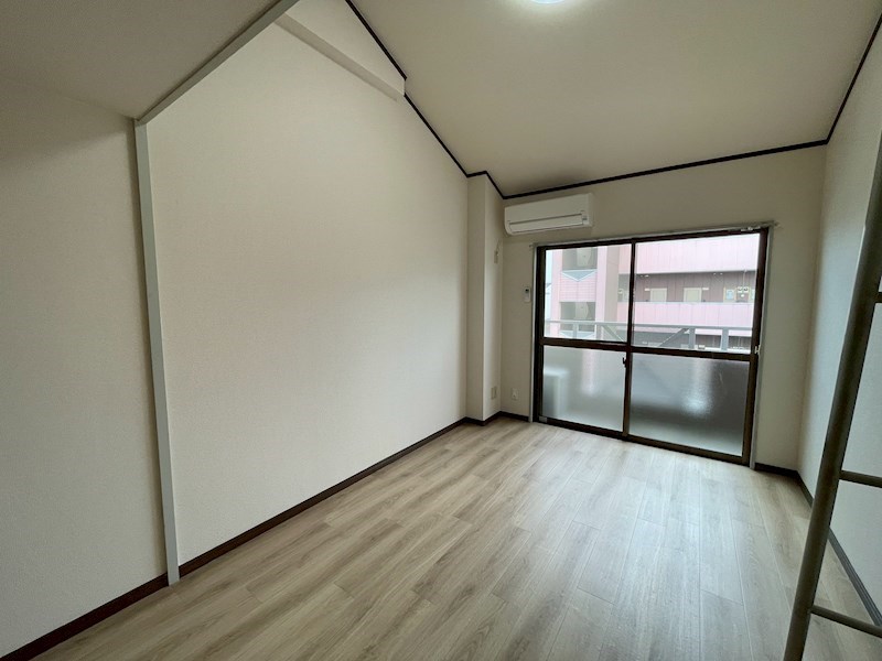 その他部屋・スペース　窓からたくさん陽が差し込みます