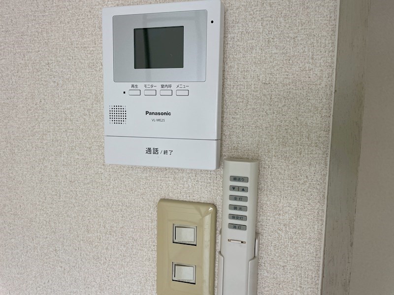 セキュリティ　TVドアホンで来客の確認ができます