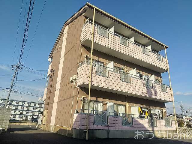 建物外観　バストイレ別。家賃重視でお探しの方、必見です。