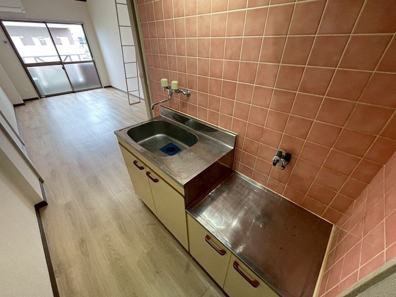 キッチン　２口ガスコンロが置けるキッチンです。