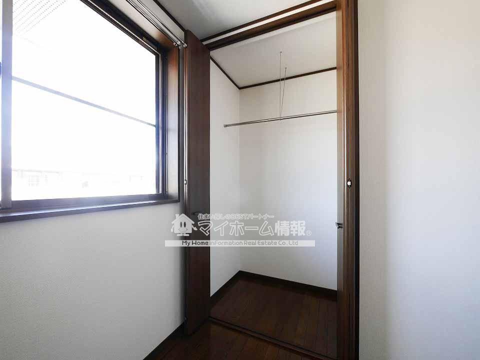 収納　片付け上手になるハンガーポール付きクローゼット！