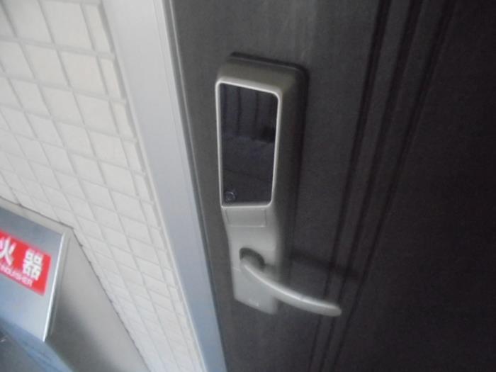 玄関　デジタルロックキー