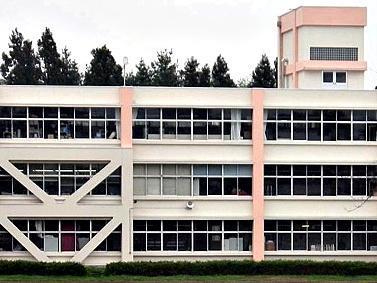 中学校　三沢市立第五中学校（中学校）まで300m