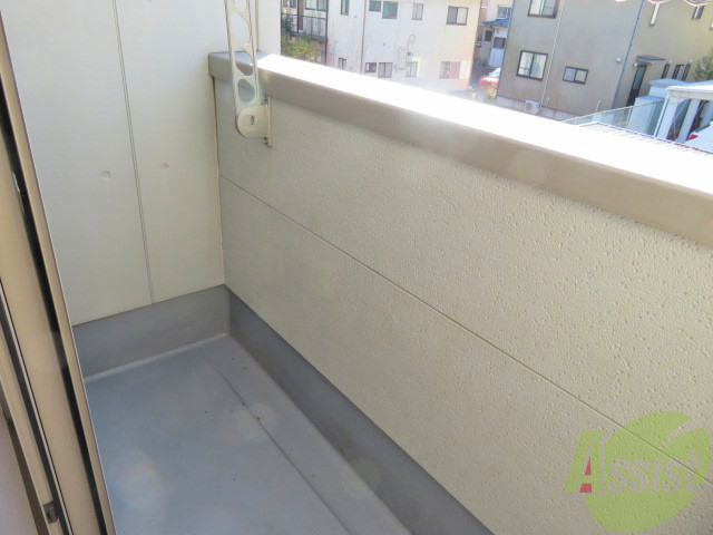 バルコニー　バルコニーは洗濯物を干すスペースがあります。