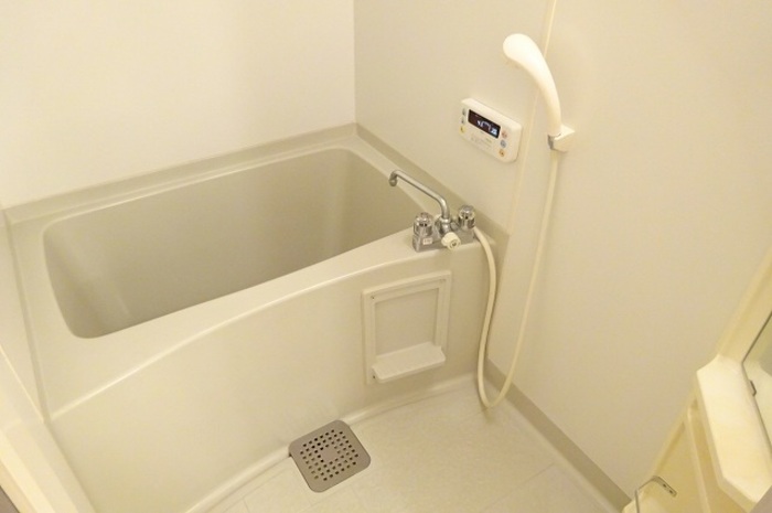 バス・シャワールーム　給湯式浴室（エコキュート）