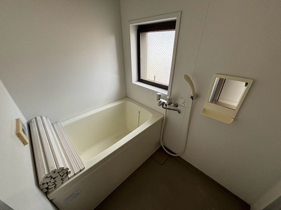 バス・シャワールーム　※別部屋の写真です