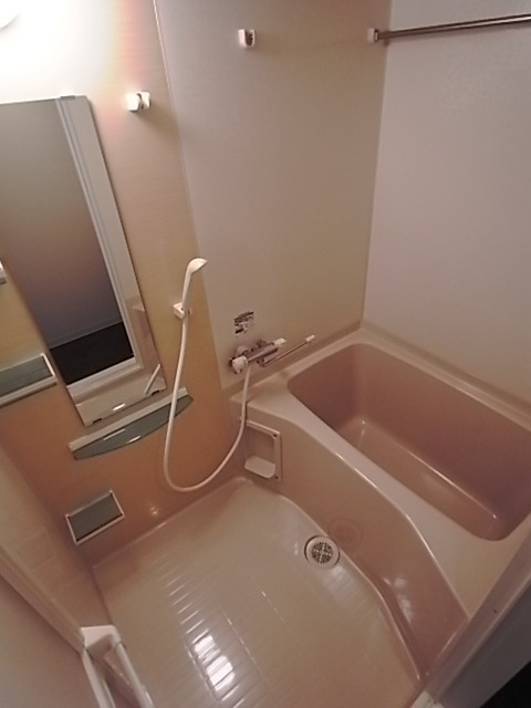 バス・シャワールーム　浴室乾燥機付きのバスルーム