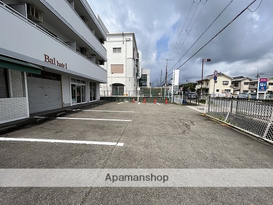 駐車場　エントランス