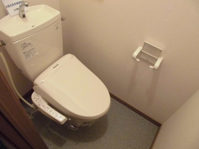 トイレ　温水洗浄便座