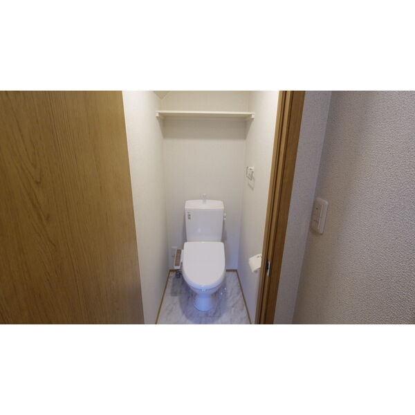 トイレ　同間取別棟内観