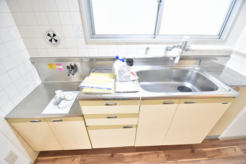 キッチン　※室内は現状を優先とします