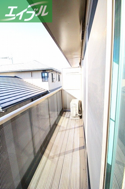 バルコニー　同物件別部屋の写真です