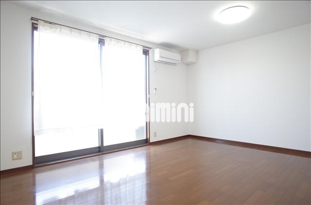 居室・リビング　１６帖ＬＤＫです。南向きで明るいお部屋です。