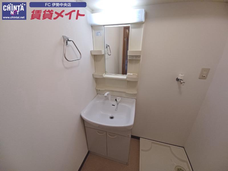 洗面設備　別部屋参考写真です。