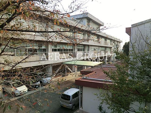 中学校　横浜市立名瀬中学校（中学校）まで658m