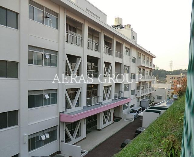 小学校　横浜市立名瀬小学校（小学校）まで425m