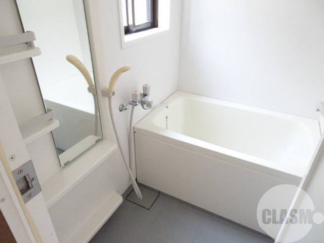 バス・シャワールーム　浴室窓あり♪