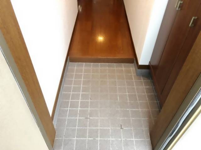 玄関　別部屋の写真です