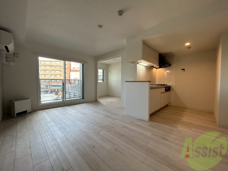 居室・リビング　広々としたリビングですね。使い勝手がよさそうですね！