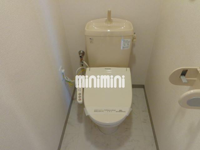 トイレ　ウォシュレット完備のトイレです