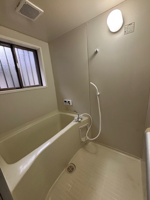 バス・シャワールーム　キレイなお風呂(^^)自動お湯張りや追い焚きもあり！