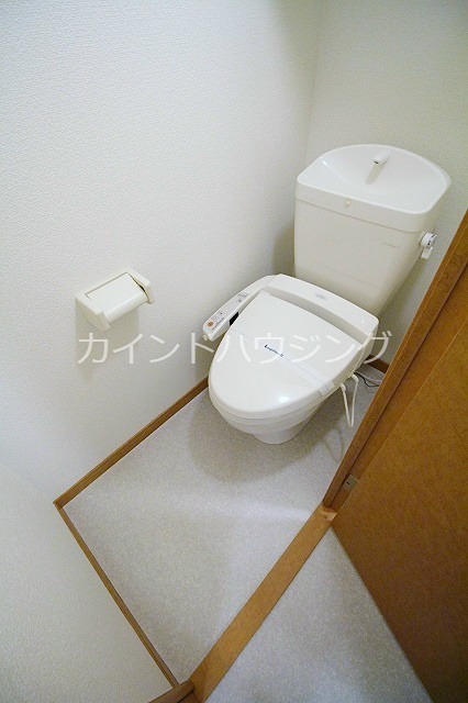 トイレ　ウォシュレット付