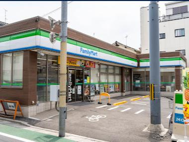 コンビニ　ファミリーマート板橋大谷口北町店（コンビニ）まで399m