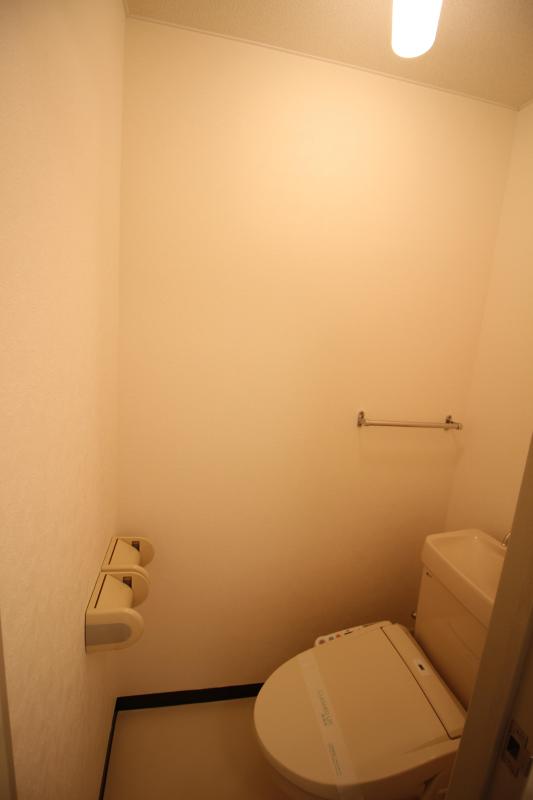 トイレ　温水洗浄暖房便座トイレ