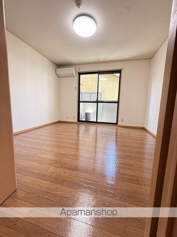 セジュールカンナIIの居間写真