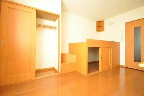 収納　※１Ｆフローリング、２Ｆ絨毯仕様です。