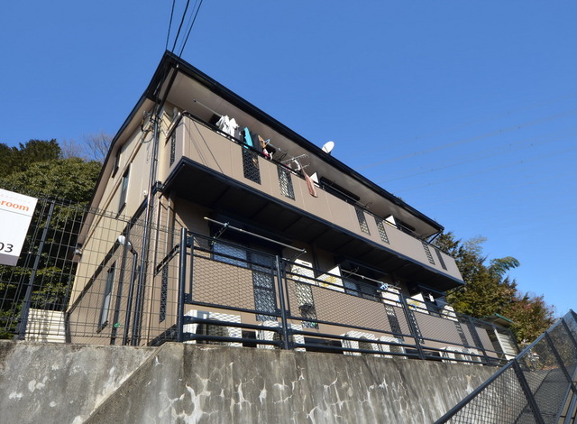 建物外観　★程よい緑に囲まれた、居心地のよい物件です★