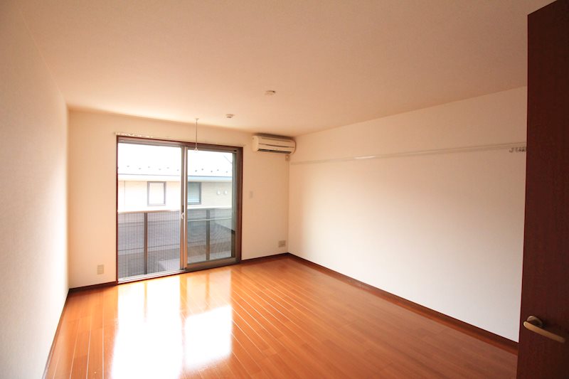 居室・リビング　別号室参考写真です。