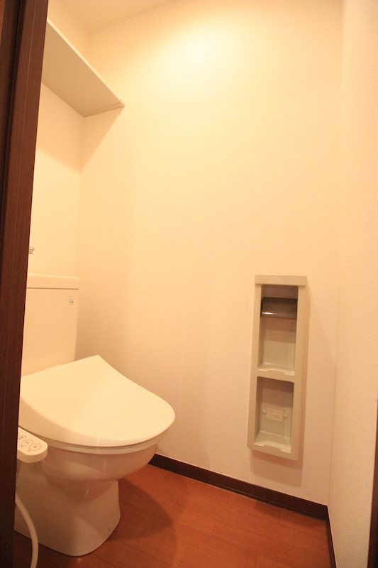 トイレ　別号室参考写真です。