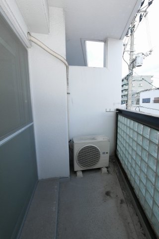 バルコニー　ポイトリー・オバラ303