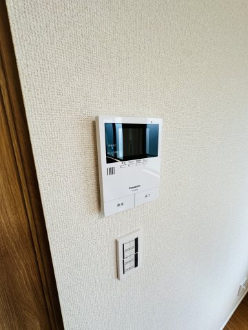 セキュリティ　来訪者の確認のできるモニタ付インターホン