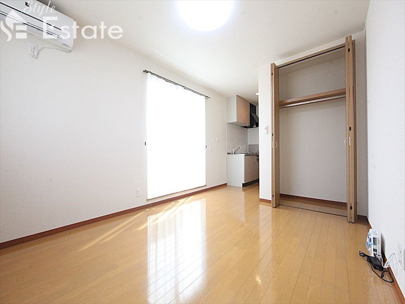 居室・リビング　内装