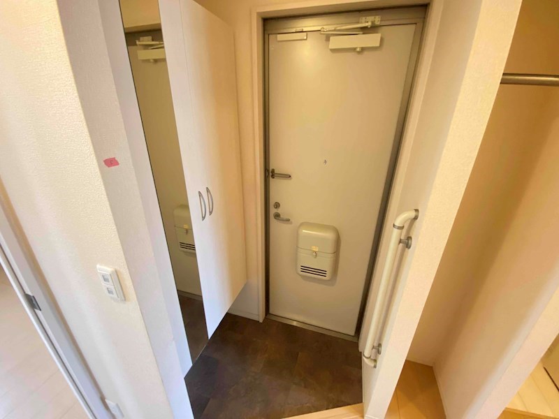 玄関　同物件別部屋イメージ