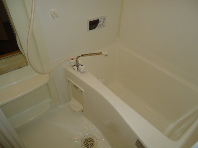 バス・シャワールーム　追焚き付バス